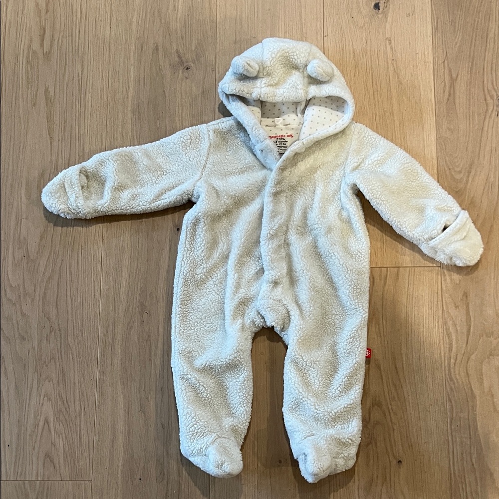 Magnetic me baby bunting 6-9 months